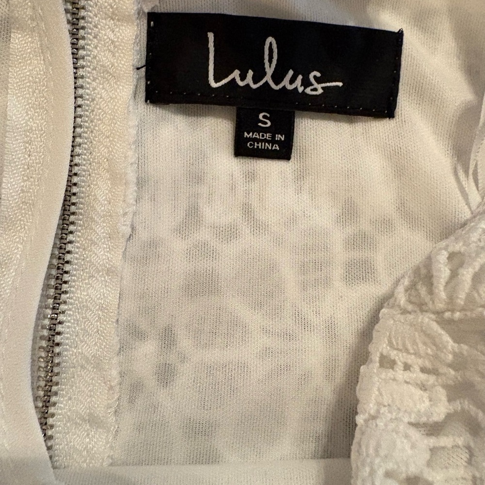 Lulus White Lace Peplum Feminine Dress S NWT - Picture 7 of 7